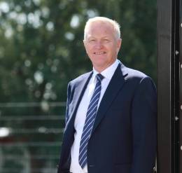 Hans van der Velde per 1 september 2024 interim-voorzitter College van Bestuur